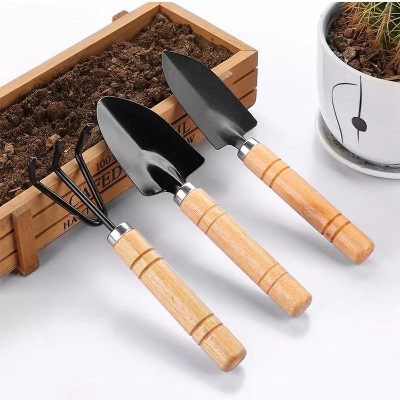 Picture of Large Garden Tools Set Garden Tools Set