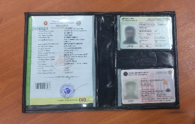 Picture of License Pouch Bag PU Leather Documents Holder for Car & Bike Synthetic Leather and Waterproof Bike Documents Holder for Bikers Keep Car Paper Safe, Use License Pouch Bag Documents Holder for bike ,Car, vehicle  Made in own factory with PU Leather