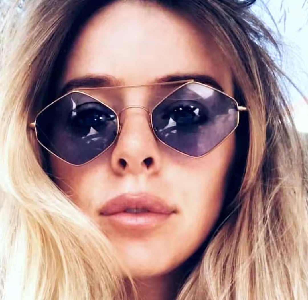 Picture of Polygonal sunglasses, with retro metal frames and double beam design