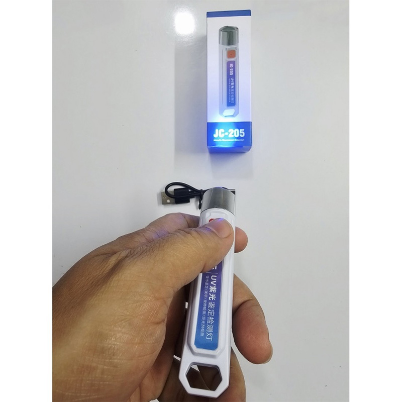 Picture of JC205 365nm UV Flashlight Testing Bank Note