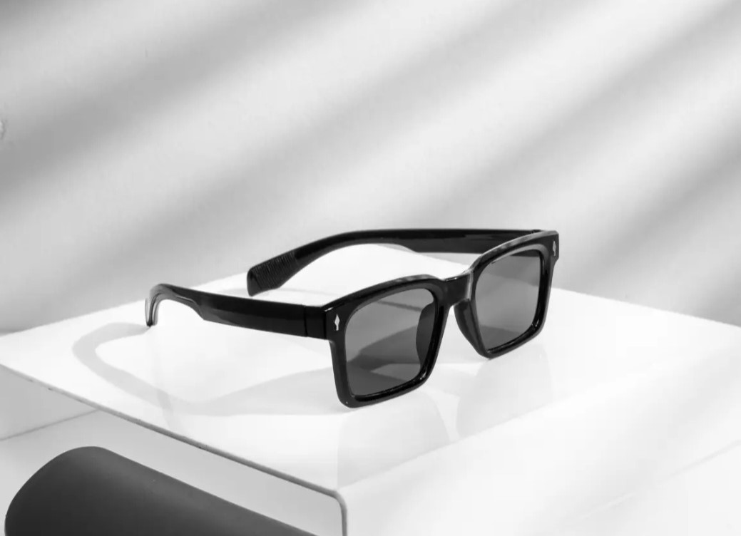 Picture of Black Square Shape New Look Very Stylish Full Black Sunglasses For Men 2024( Black )