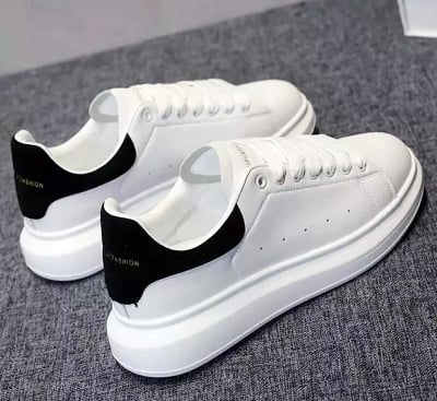 Picture of Fashionable Exclusive Sneakers Converse for Men - White