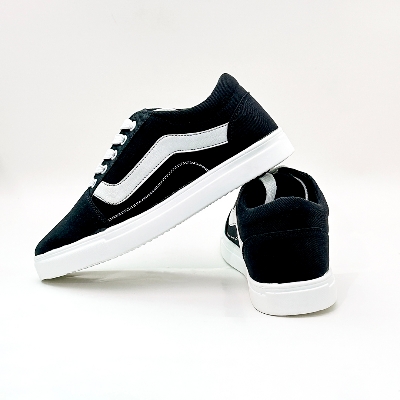 Picture of Stander Looking Stylish and Fashionable Summer and Winter Exclusive Sneakers Converse Shoes for Men - Black