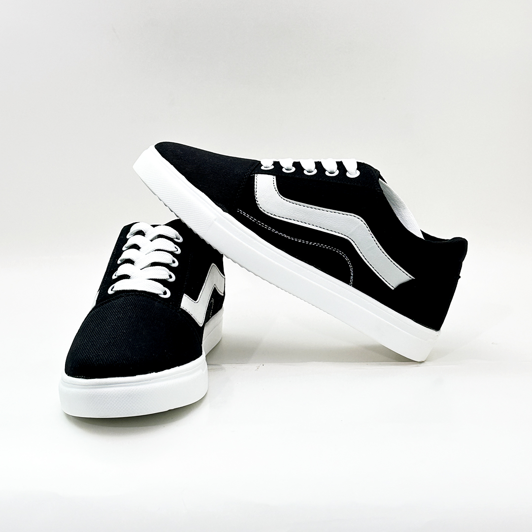 Picture of Stander Looking Stylish and Fashionable Summer and Winter Exclusive Sneakers Converse Shoes for Men - Black