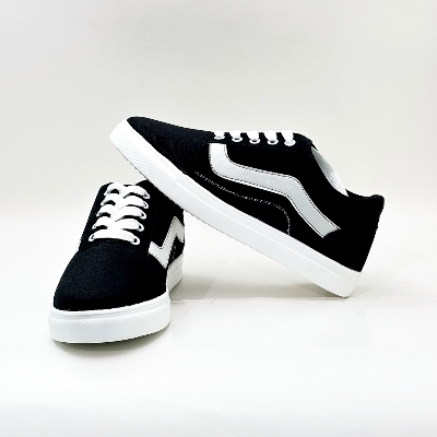 Picture of Stander Looking Stylish and Fashionable Summer and Winter Exclusive Sneakers Converse Shoes for Men - Black