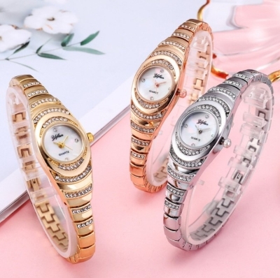 Picture of New Trend Fashion Steel Chain Diamond Women Watch