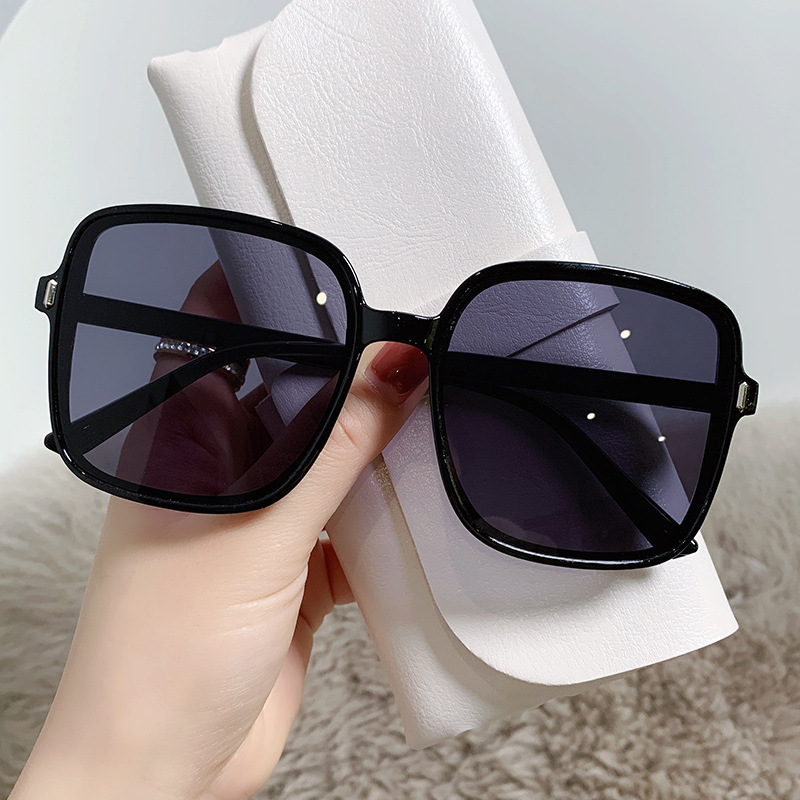 Picture of Multiplex Beautiful Stylish modern Sunglasses for Women Black Color ( Black )