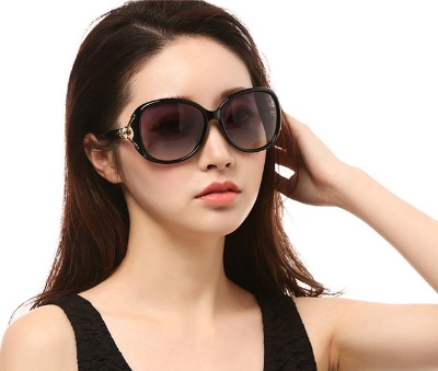 Picture of Premium Quality Fashion Sunglass For Women ( Black )