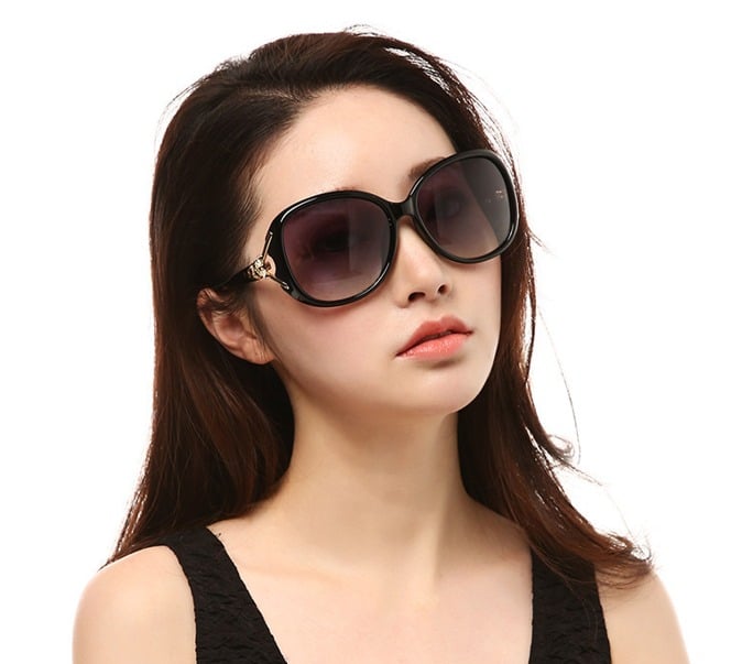 Picture of Premium Quality Fashion Sunglass For Women ( Black )