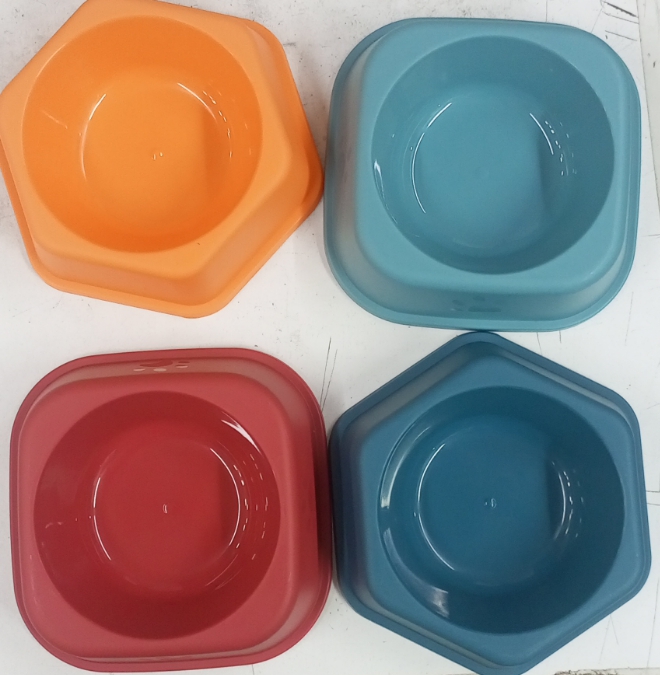 Picture of cat & dog food bowl square premium plastic 1 pcs