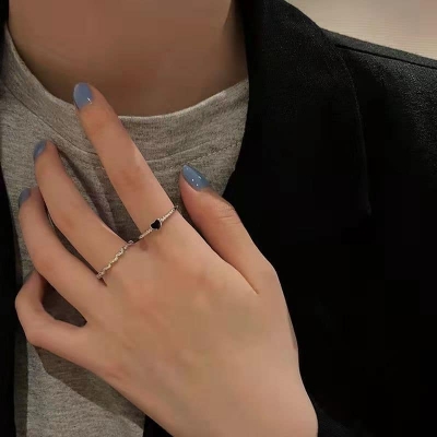 Picture of Versatile -Trendsetter - Fashion Innovator - Custom Experience - Heart Shaped Black Zircon Ring Set For Women - Couture - High-end- Avant-garde