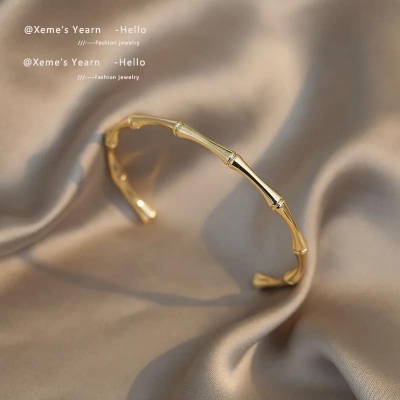 Picture of Joint Titanium Steel Bracelet Simple Opening Joint Bracelet For Women