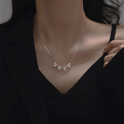Picture of New Design Women Heart Clover Magnetic Pendant Necklace Dainty Girl Heart Necklace Cute Jewelry Gift for Women & Girls