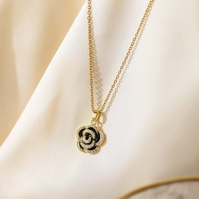 Picture of New Design Women Heart Clover Magnetic Pendant Necklace Dainty Girl Heart Necklace Cute Jewelry Gift for Women & Girls