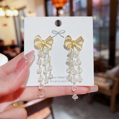 Picture of Ladies Fashion Rhinestone Butterfly Chain Earrings Punk Personality All-match Exquisite Asymmetrical Ear Clip