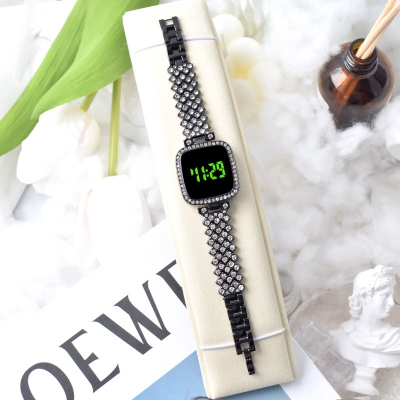 Picture of Luxury Fashion Watch Casual Watch For Women