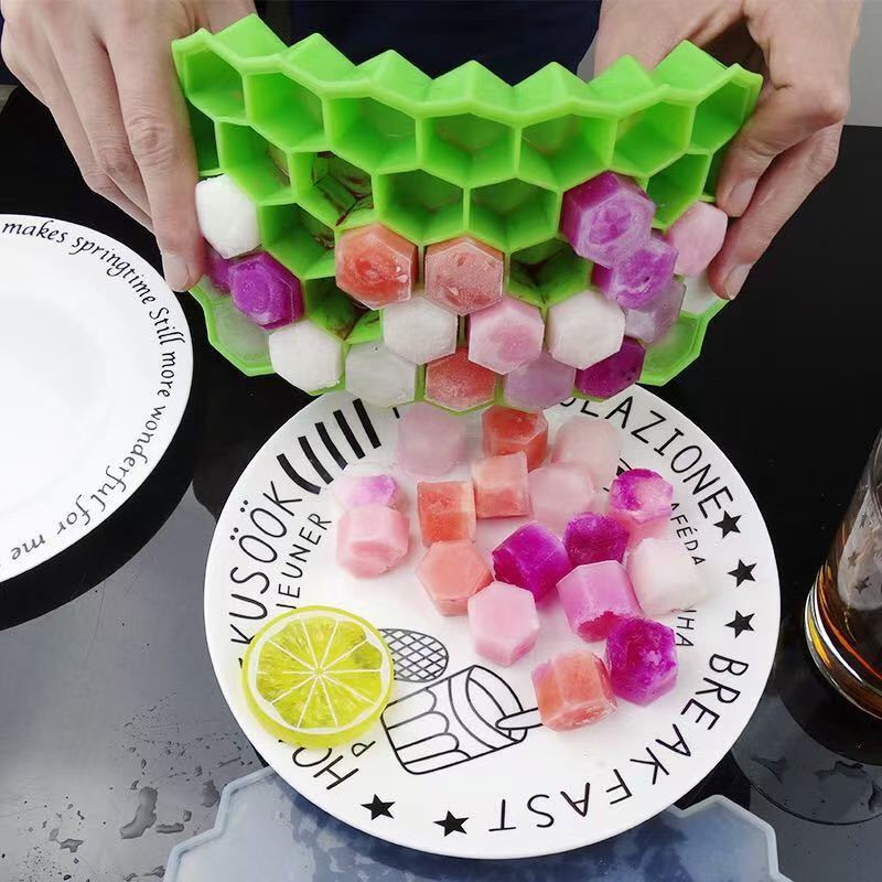 Picture of 37 Cavities Honeycomb Shaped Stackable Durable Dishwasher Safe Silicone Ice Cube Tray Mold Maker With Lid