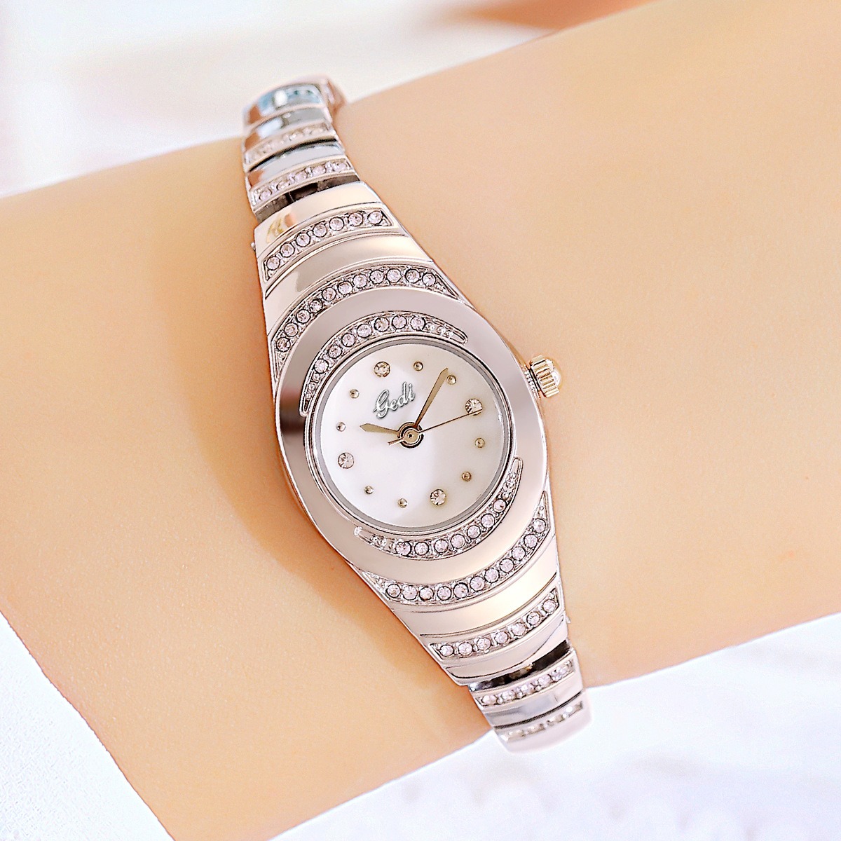 Picture of New Luxury Fashion Stainless Steel Imported Wuartz Movement Ladies Wristwatch For Women