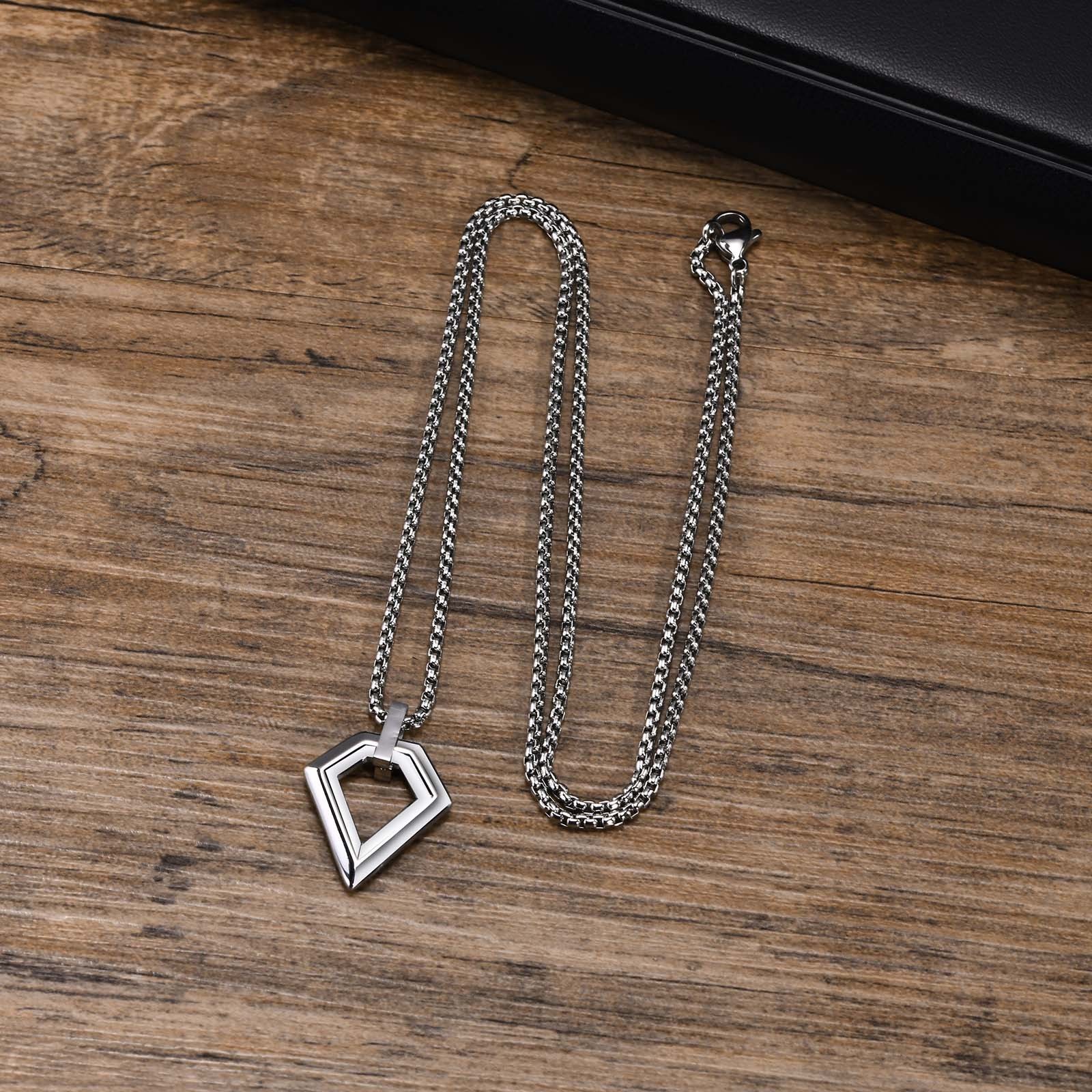 Picture of Arrowhead Pendant Necklace Chain For Men And Women