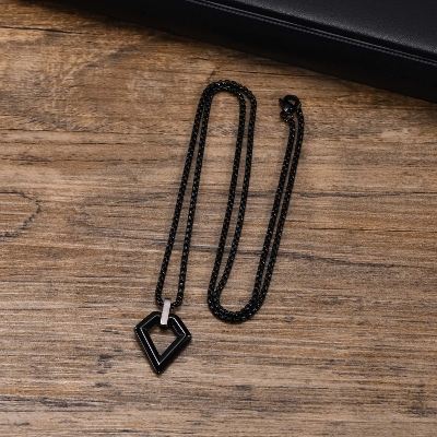 Picture of Arrowhead Pendant Necklace Chain For Men And Women