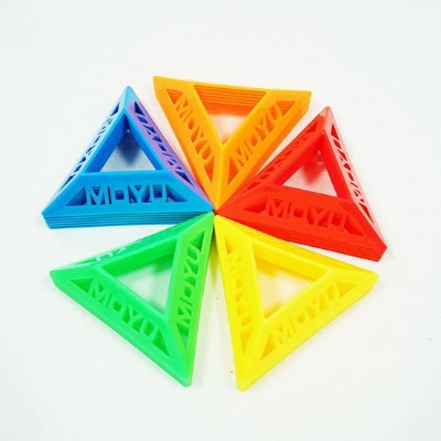 Picture of MOYU plastic cube stand , very fancy