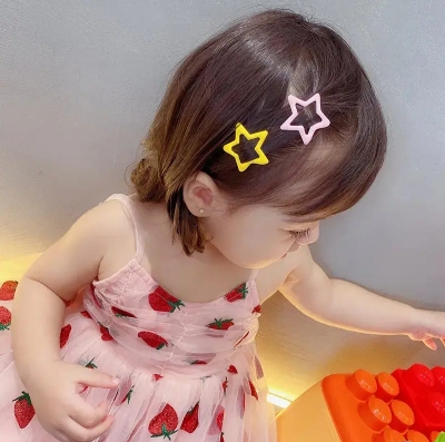 Picture of 12 Pcs Star Hair Clip for Girls  / Style Hair Clip - Multicolor