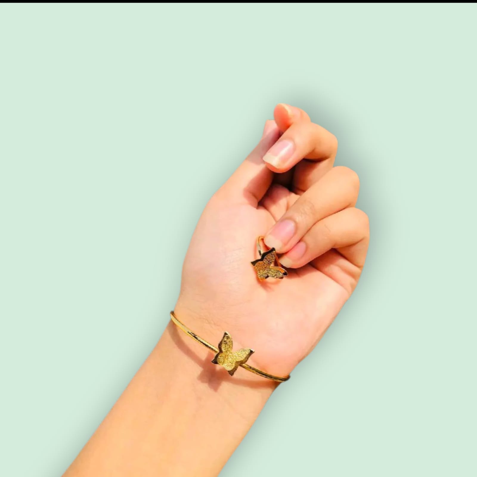 Picture of One Pcs Finger ring and One Pcs Breclet For Female - Gold