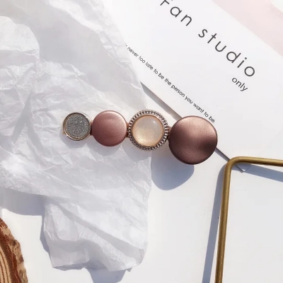 Picture of 4 Pce Fashion Women Pearl Hair Accessories Candy Color Fancy Bobby Hair Pin Decorative Hair Clips for Girls - Multicolor