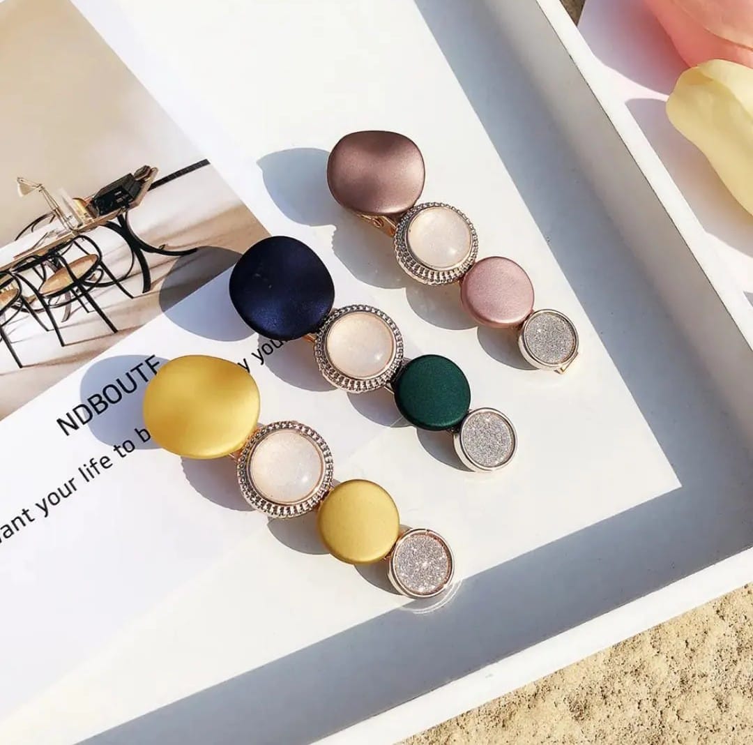 Picture of 4 Pce Fashion Women Pearl Hair Accessories Candy Color Fancy Bobby Hair Pin Decorative Hair Clips for Girls - Multicolor