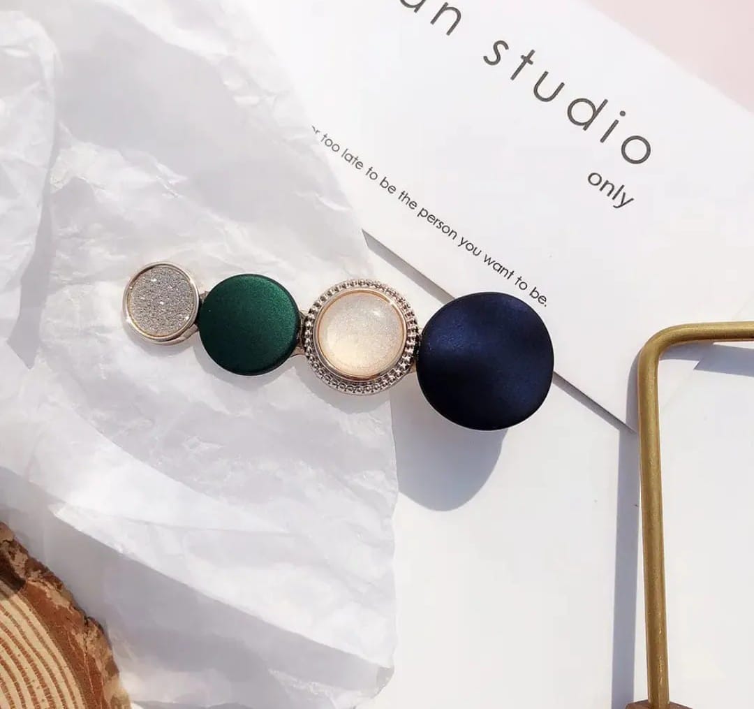 Picture of 4 Pce Fashion Women Pearl Hair Accessories Candy Color Fancy Bobby Hair Pin Decorative Hair Clips for Girls - Multicolor