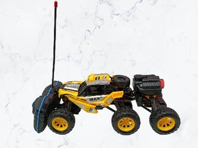 Picture of Spray Rock Crawler 6-Wheel Remote Control Car