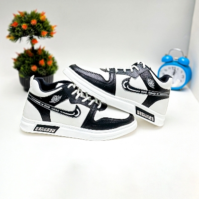 Picture of Stylish and Fashionable Winter and Summer Exclusive Sneakers Converse Shoes for Men