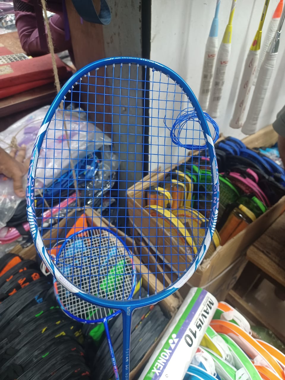 Picture of Chishengdi Badminton Racket String Tension 32 LBS Fully complete Racket