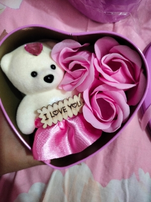 Picture of Pink Colur Valentine Day Creative Romantic Soap Flower Heart  Shaped Gift Box Simulation  Bouquet Roses Ornaments Home Decoration Wedding Christmas Gifts - Gift Box - gift box Pink