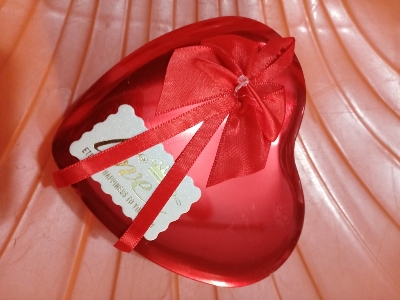 Picture of Creative Love Box For Gift Box - Gift Box - Add A Personal Touch To Gifts With The Creative Love Box For A Memorable Gifting Experience Red