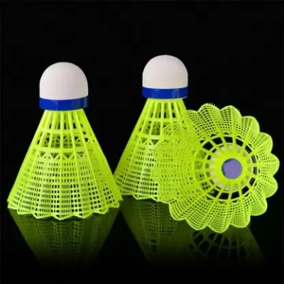 Picture of Golden Wing G39 Batmeminton Shuttlecocks  Plastic Cork 6 Ps Green