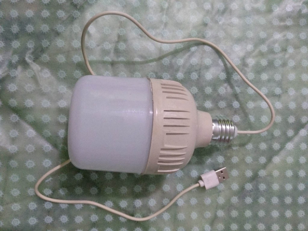Picture of Usb Led light Bulb  5 Volt  with USB Port Use For Power Bank White
