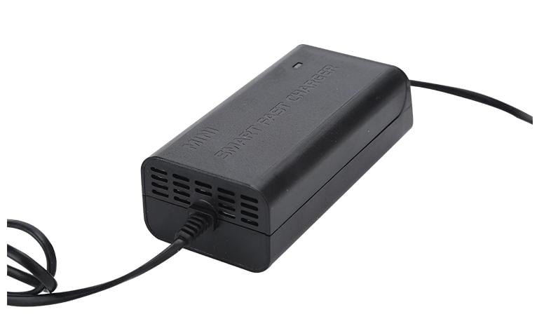 Picture of Battery Charger Full Auto & Digital 5Ah,Car Battery Charger And Cycle Battery Charger,12 Volt 5Ah Full Auto And Digital - Battery - Rechargeable Battery Black