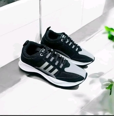 Picture of Premium New Collection Better Choice Stylish and Fashionable Exclusive Low Top Sneakers Converse for Men - Comfortable and Suitable for All Seasons Premium New Collection Better Choice Stylish and Fashionable Exclusive Low Top Sneakers Converse for Men -