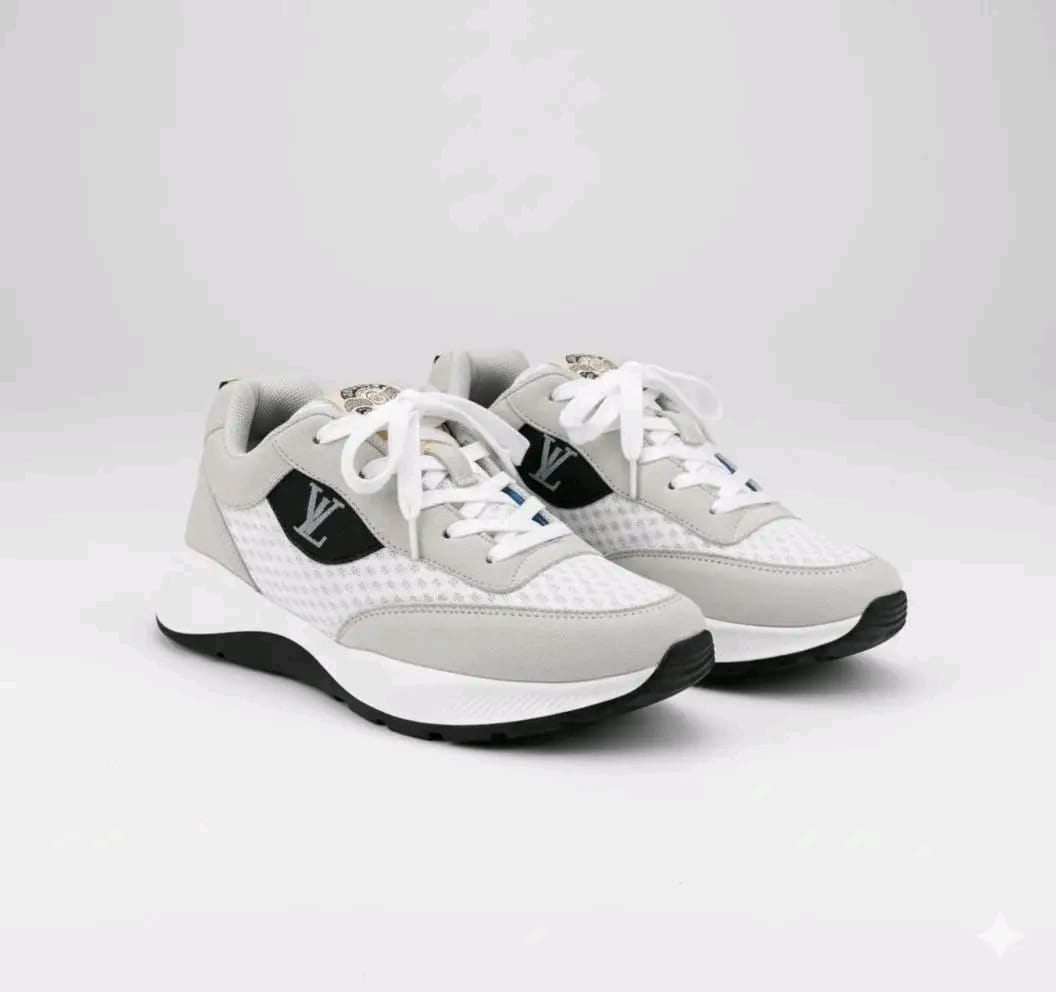 Picture of Hot Collection Stylish and Fashionable Low Top Summer and Winter Exclusive Converse Sneakers for Men - Comfortable and Suitable for All Seasons