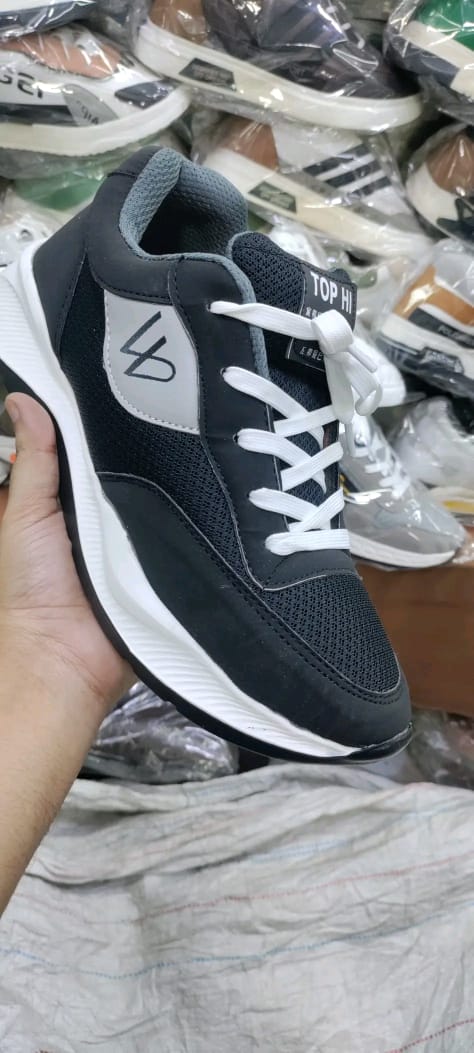Picture of High-Quality Sports Sneakers Men Casual Shoes Fashionable Sneakers Flyknit Lightweight Slip-On - Stay Stylish And Comfortable With Qualityful Sneakers