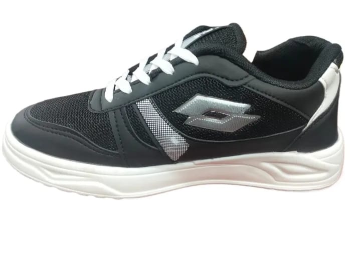 Picture of Hot Collection Stylish and Fashionable Low Top Winter and Summer Exclusive Converse Sneakers for Men - Comfortable and Suitable for All Seasons