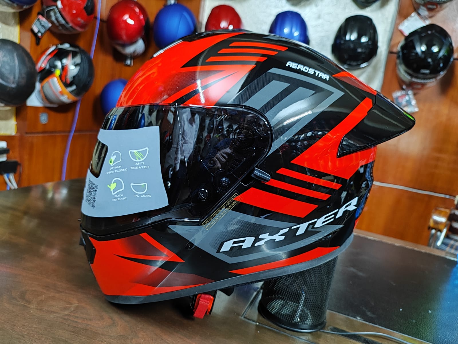 Picture of AEROSTAR AXTER Full Face Helmet ISI And Dot Certified for Men and Women Helmet (Red and Black)