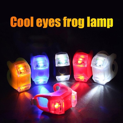 Picture of 2pcs Bicycle Rear LED Safety Warning Riding Light - Random Color - Multicolor
