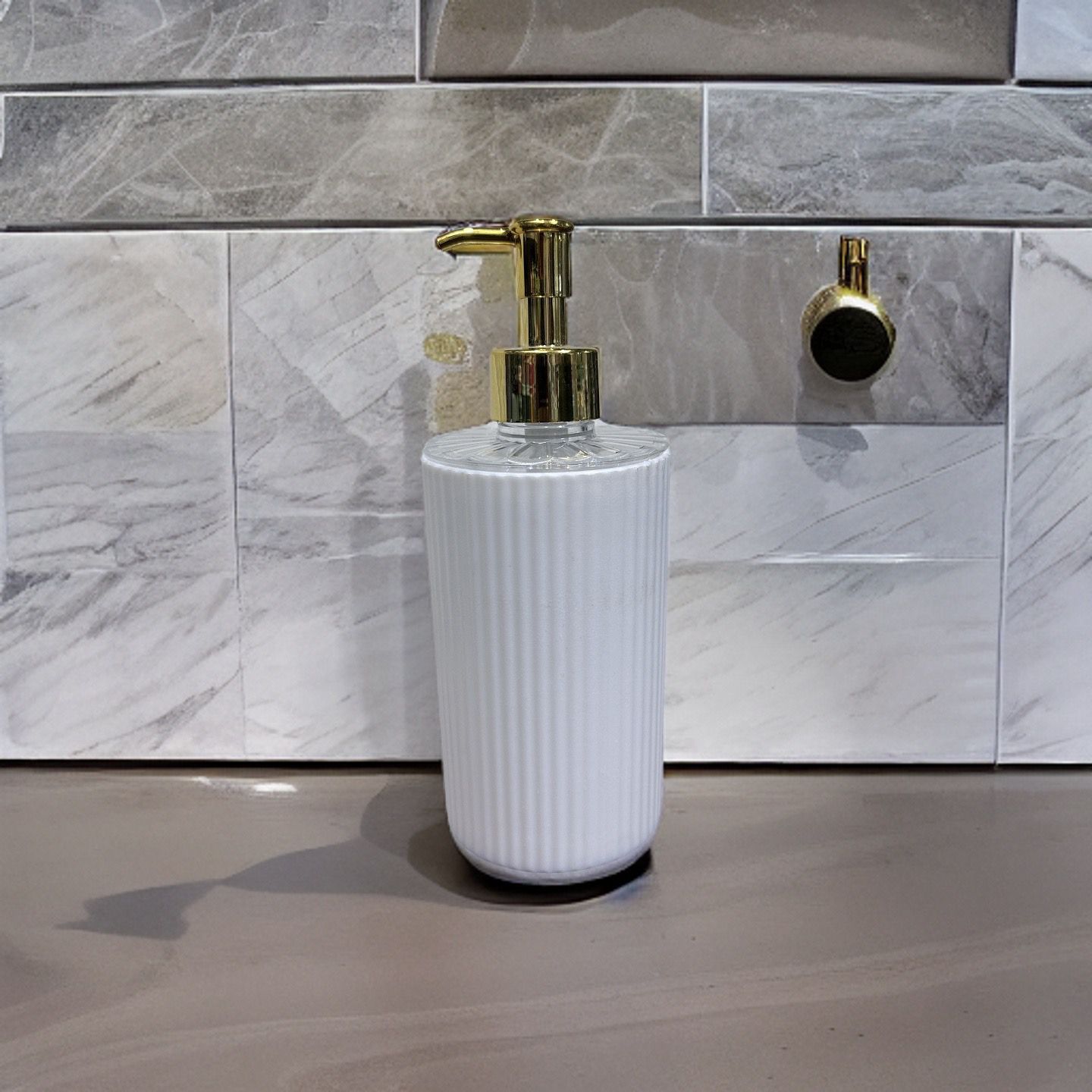 Picture of 1pcs Plastic Multi-color Bathroom Soap Dispenser for Hand Wash - 250ml - Multicolor