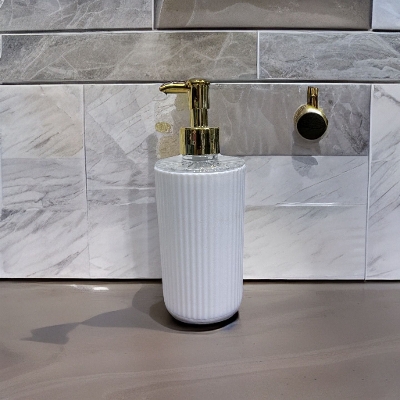 Picture of 1pcs Plastic Multi-color Bathroom Soap Dispenser for Hand Wash - 250ml - Multicolor