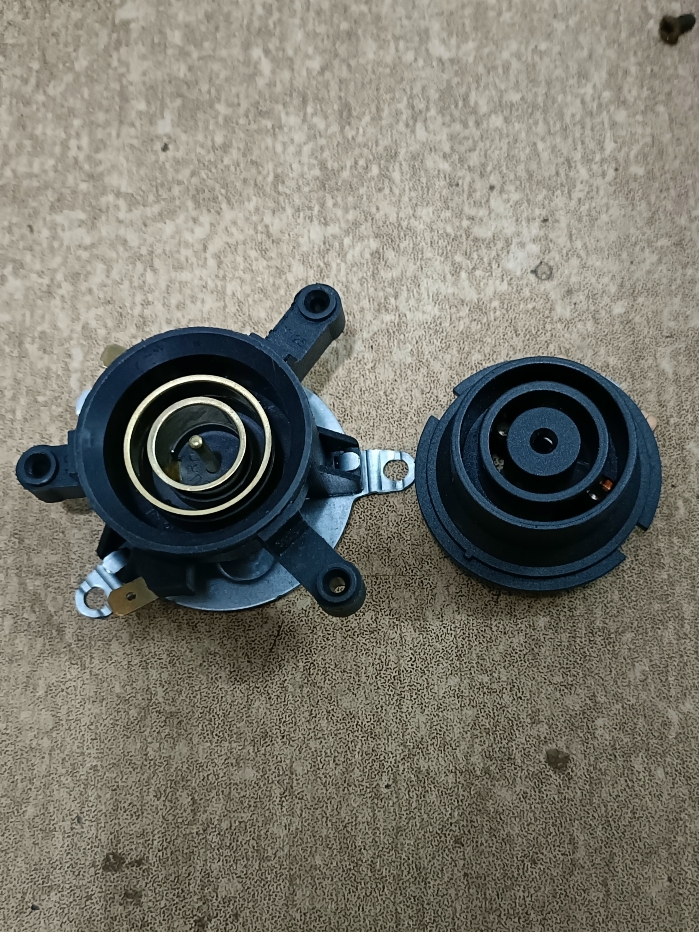 Picture of Electric Kettle Thermostat / Temperature Control Switch Connector Coupler - Multicolor