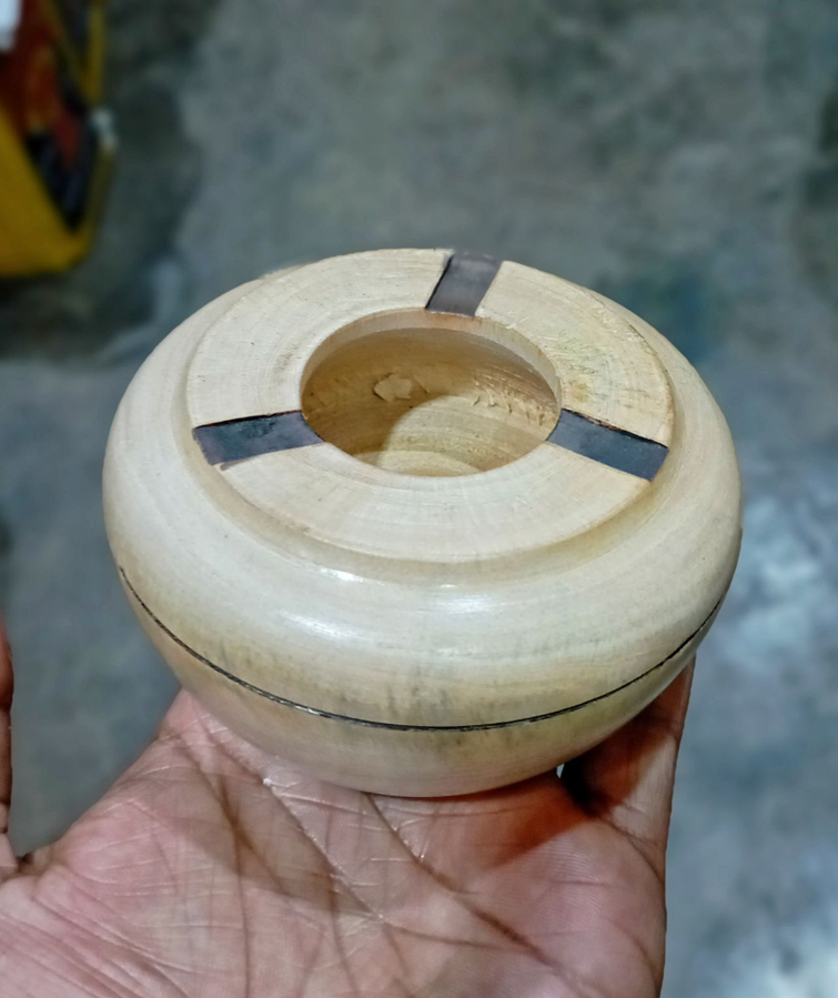 Picture of Round Wooden Premium Decorative Ashtray Ash Holder - Wooden