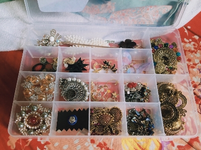 Picture of 1 Piece Plastic Storage Box Case for Ornaments and Jewelry Display Organizer - Transparent