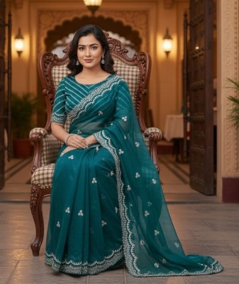 Picture of Exclusive Design উন্নত মানের সেমি মসলিন শাড়ি সাথে  আলাদা ব্লাউস পিস আছে Embroidery work Saree for women - Green